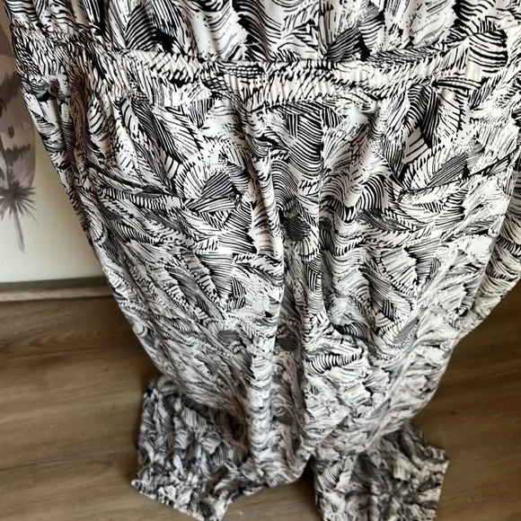 NWT Banana Republic palm leaf jumpsuit - Picture 9 of 14
